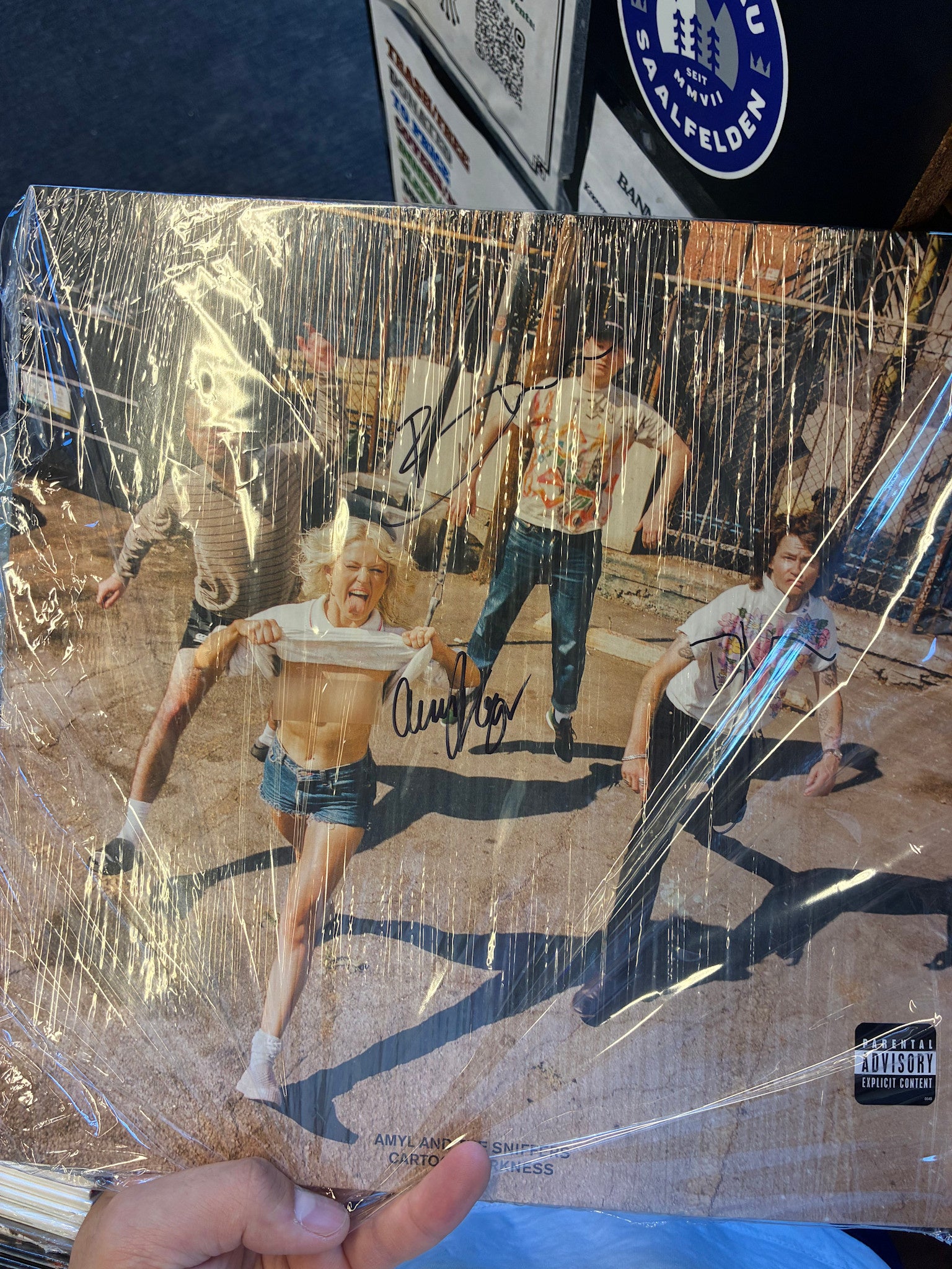 Cartoon Darkness LP by Amyl and the Sniffers album artwork